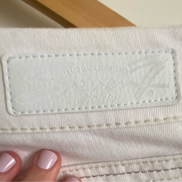 Silver Jeans Co | Women's White Suki Mid Rise Slim Boot Embroidered Jeans | Sz 6 - Picture 4 of 8